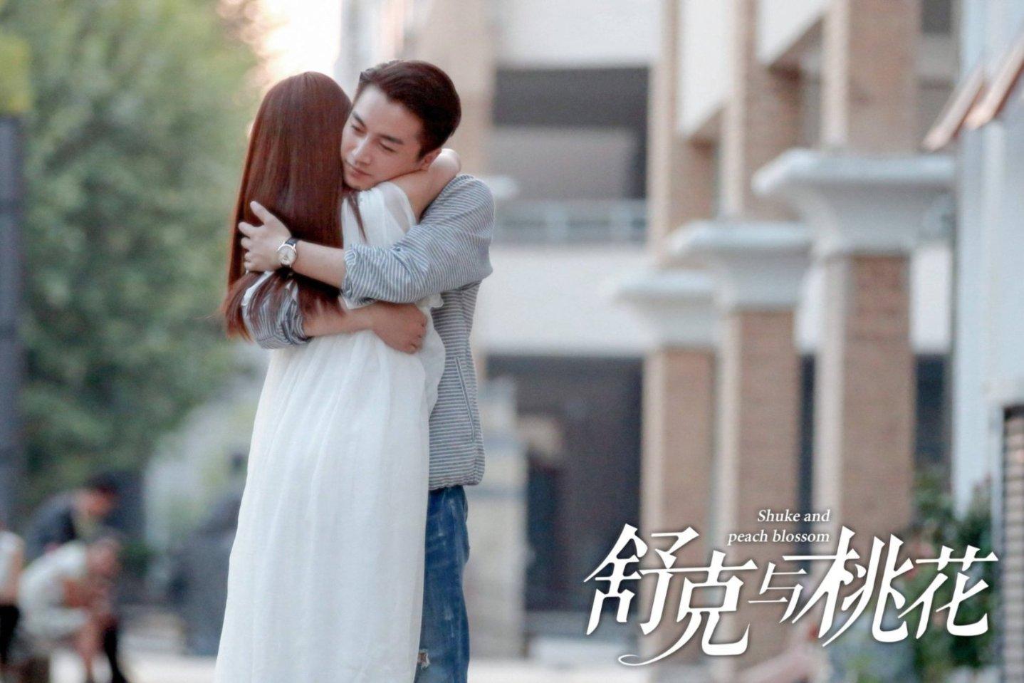 买香油时,只要将香油瓶子倒过来,真假香油一晃便知,别买错了